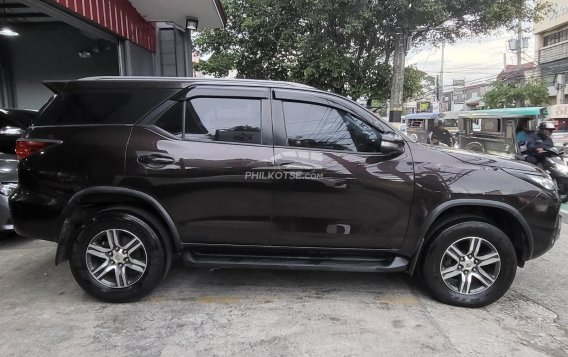 2017 Toyota Fortuner  2.7 G Gas A/T in Las Piñas, Metro Manila-6