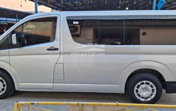 2022 Toyota Hiace  Commuter Deluxe in Pasay, Metro Manila-3