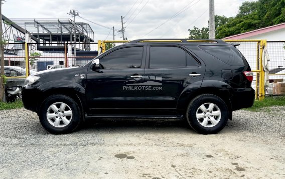 2010 Toyota Fortuner  2.7 G Gas A/T in Pasay, Metro Manila-3