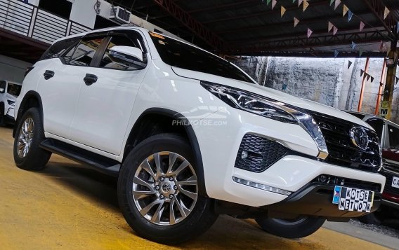 2023 Toyota Fortuner 2.4 V Pearl Diesel 4x2 AT in Quezon City, Metro Manila-3