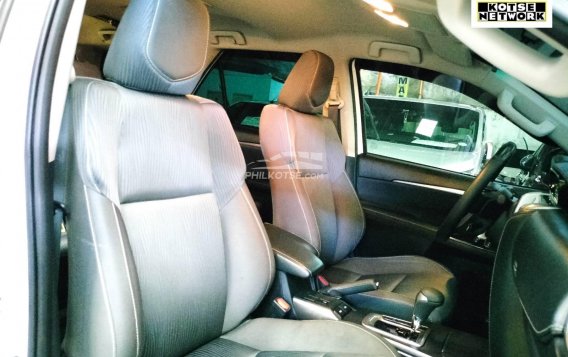 2023 Toyota Fortuner 2.4 V Pearl Diesel 4x2 AT in Quezon City, Metro Manila-10