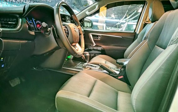 2023 Toyota Fortuner 2.4 V Pearl Diesel 4x2 AT in Quezon City, Metro Manila-15