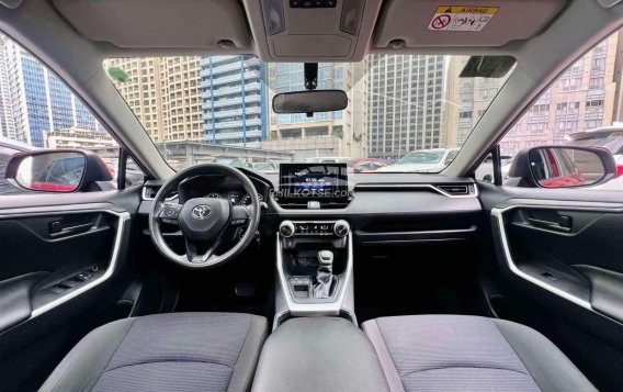 2019 Toyota RAV4  2.5 LE in Makati, Metro Manila-8