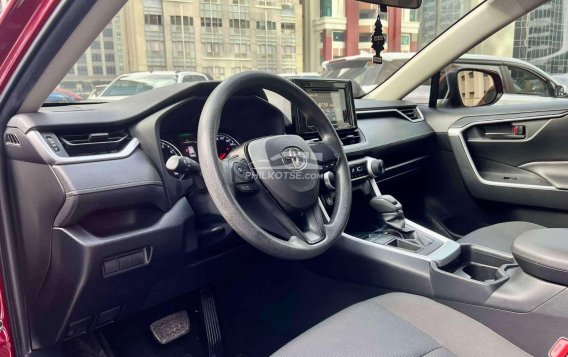 2019 Toyota RAV4  2.5 LE in Makati, Metro Manila-9