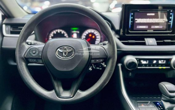 2019 Toyota RAV4  2.5 LE in Makati, Metro Manila-12