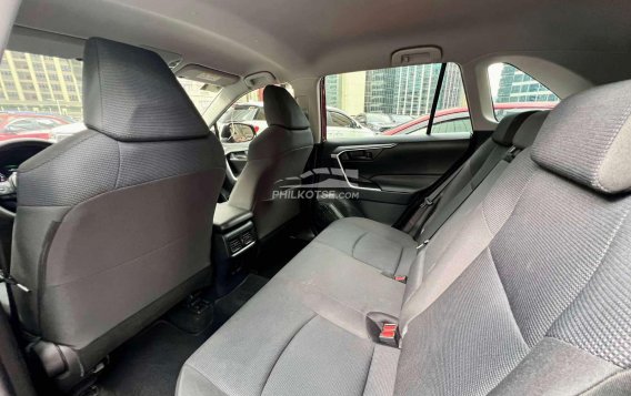 2019 Toyota RAV4  2.5 LE in Makati, Metro Manila-14