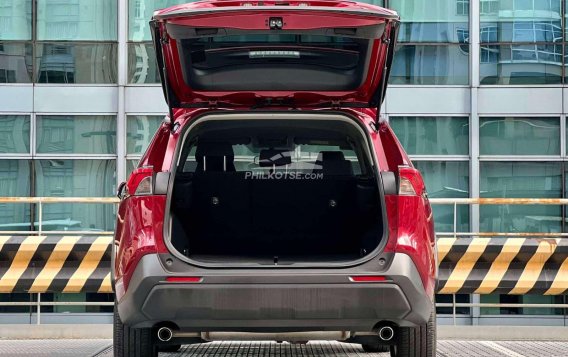 2019 Toyota RAV4  2.5 LE in Makati, Metro Manila-16