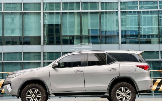 2017 Toyota Fortuner  2.4 G Diesel 4x2 MT in Makati, Metro Manila-5