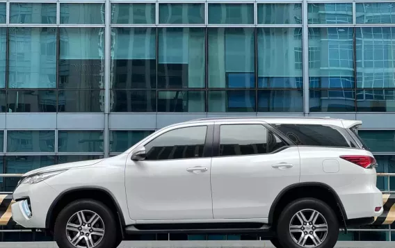 2017 Toyota Fortuner  2.4 G Diesel 4x2 AT in Makati, Metro Manila-6