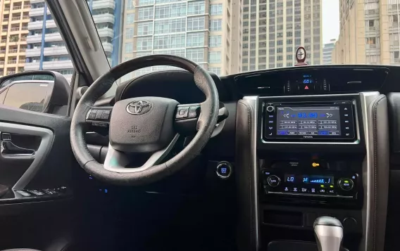 2016 Toyota Fortuner  2.4 V Diesel 4x2 AT in Makati, Metro Manila-17