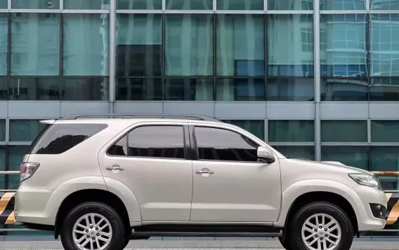 2014 Toyota Fortuner  2.4 V Diesel 4x2 AT in Makati, Metro Manila-5