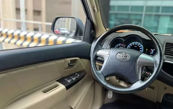 2014 Toyota Fortuner  2.4 V Diesel 4x2 AT in Makati, Metro Manila-17