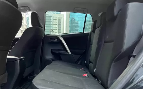 2015 Toyota RAV4  2.5 Active 4X2 AT in Makati, Metro Manila-10