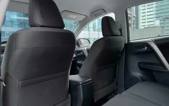 2015 Toyota RAV4  2.5 Active 4X2 AT in Makati, Metro Manila-11