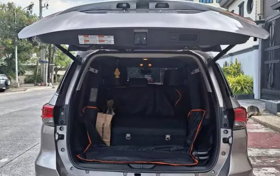 2017 Toyota Fortuner  2.4 V Diesel 4x2 AT in Mandaluyong, Metro Manila-12