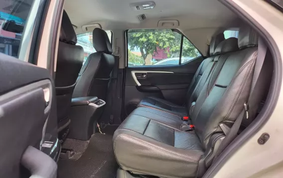 2016 Toyota Fortuner  2.4 G Diesel 4x2 AT in Las Piñas, Metro Manila-11