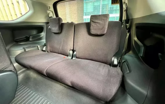 2019 Toyota Innova  2.0 E Gas AT in Makati, Metro Manila-6