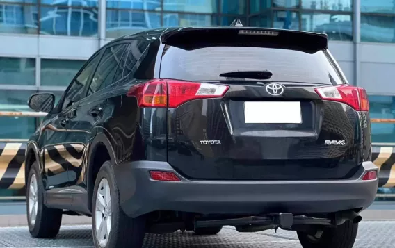 2015 Toyota RAV4  2.5 Premium 4x2 AT in Makati, Metro Manila-4