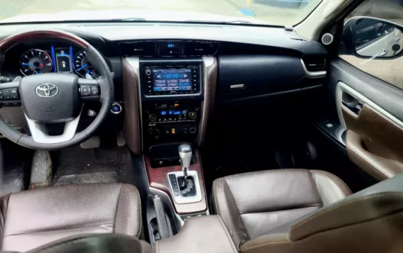 2018 Toyota Fortuner  2.8 V Diesel 4x4 AT in Pasay, Metro Manila-8