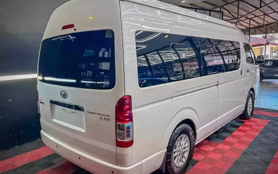 2016 Toyota Hiace  Super Grandia 3.0 LXV A/T in Manila, Metro Manila-1