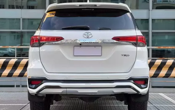 2017 Toyota Fortuner  2.4 V Diesel 4x2 AT in Makati, Metro Manila-9