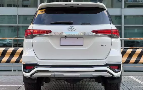 2017 Toyota Fortuner  2.4 V Diesel 4x2 AT in Makati, Metro Manila-4