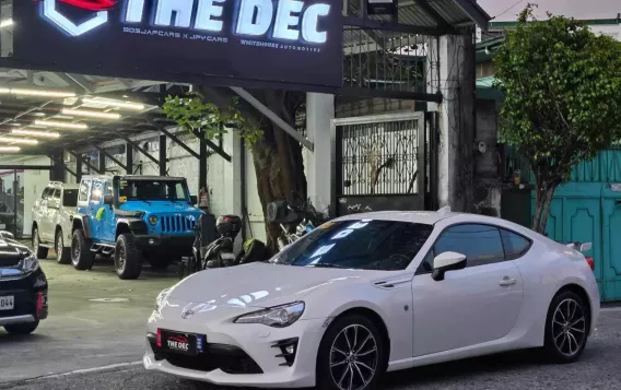 2019 Toyota 86 2.0 White Pearl AT in Manila, Metro Manila-1