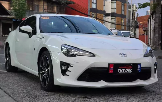 2019 Toyota 86 2.0 White Pearl AT in Manila, Metro Manila-2