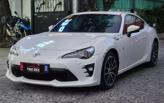 2019 Toyota 86 2.0 White Pearl AT in Manila, Metro Manila-13