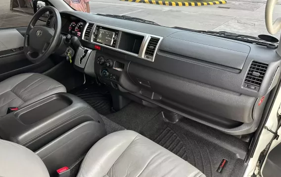 2016 Toyota Hiace  Super Grandia (Leather) 3.0 A/T Monotone in Manila, Metro Manila-15