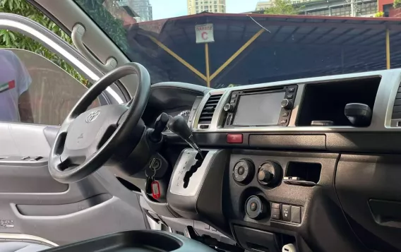 2016 Toyota Hiace  Super Grandia (Leather) 3.0 A/T Monotone in Manila, Metro Manila-13