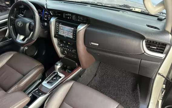 2016 Toyota Fortuner  2.8 V Diesel 4x4 AT in Manila, Metro Manila-14