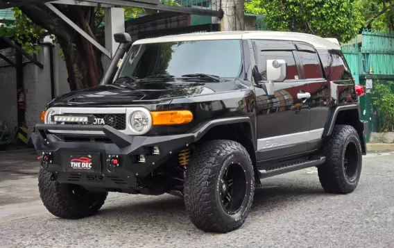 2015 Toyota FJ Cruiser  4.0L V6 in Manila, Metro Manila