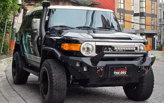 2015 Toyota FJ Cruiser  4.0L V6 in Manila, Metro Manila-11