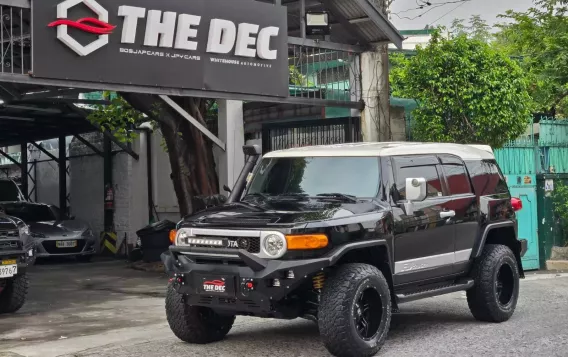 2015 Toyota FJ Cruiser  4.0L V6 in Manila, Metro Manila-14