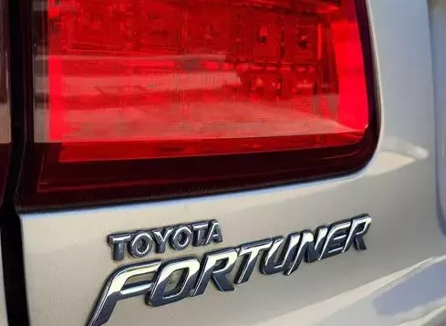 2010 Toyota Fortuner  2.4 G Diesel 4x2 AT in Binalonan, Pangasinan-20