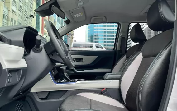 2022 Toyota Veloz V CVT in Makati, Metro Manila-18