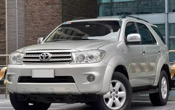 2011 Toyota Fortuner 2.4 G Gasoline 4x2 AT in Makati, Metro Manila-2