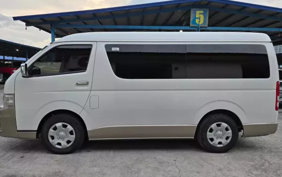 2014 Toyota Hiace  GL Grandia 3.0 M/T 2-Tone in Pasay, Metro Manila-3