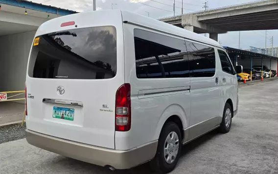 2014 Toyota Hiace  GL Grandia 3.0 M/T 2-Tone in Pasay, Metro Manila-5