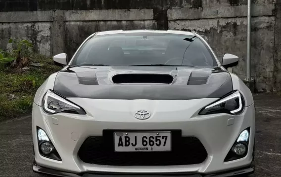 2015 Toyota 86 2.0 White Pearl AT in Manila, Metro Manila-1