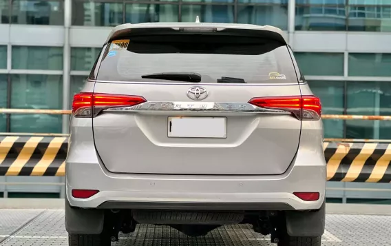 2016 Toyota Fortuner  2.4 V Diesel 4x2 AT in Makati, Metro Manila-14