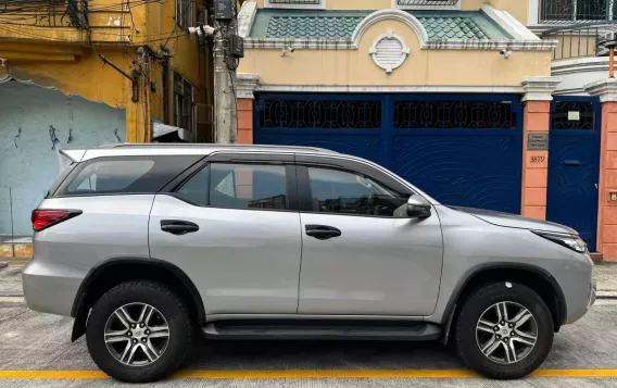 2019 Toyota Fortuner 2.4 G Gasoline 4x2 AT in Manila, Metro Manila-3