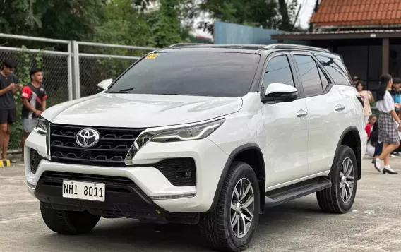 2023 Toyota Fortuner 2.4 V Pearl Diesel 4x2 AT in Manila, Metro Manila-3