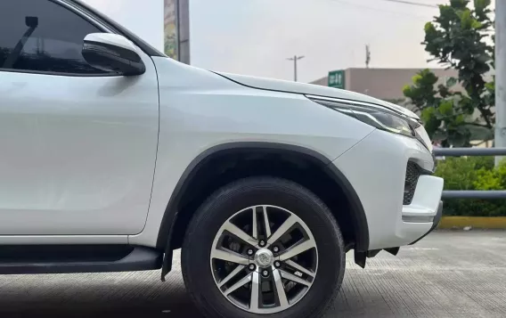 2023 Toyota Fortuner 2.4 V Pearl Diesel 4x2 AT in Manila, Metro Manila-8