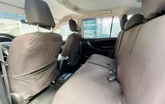 2019 Toyota Innova  2.8 E Diesel AT in Makati, Metro Manila-8