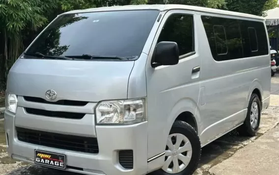 2016 Toyota Hiace  Commuter 3.0 M/T in Manila, Metro Manila-5