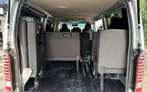 2016 Toyota Hiace  Commuter 3.0 M/T in Manila, Metro Manila-21