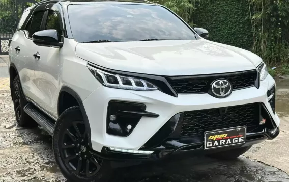 2019 Toyota Fortuner 2.4 V Pearl Diesel 4x2 AT in Manila, Metro Manila-1