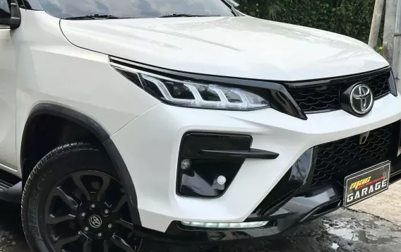 2019 Toyota Fortuner 2.4 V Pearl Diesel 4x2 AT in Manila, Metro Manila-2